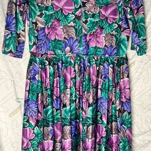Floral Patterned Dress with 3/4 Sleeves